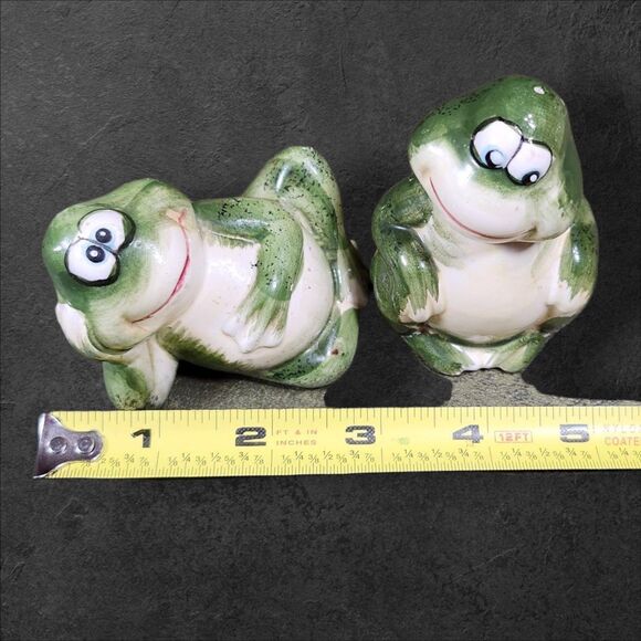 Vintage Frog Salt & Pepper Shakers on Lily Pad Tray Green Holiday Gift Set Frogs - Picture 11 of 12